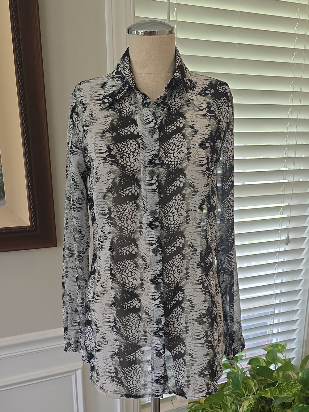 CAbi Black & White Abstract Print Button-Down Shirt